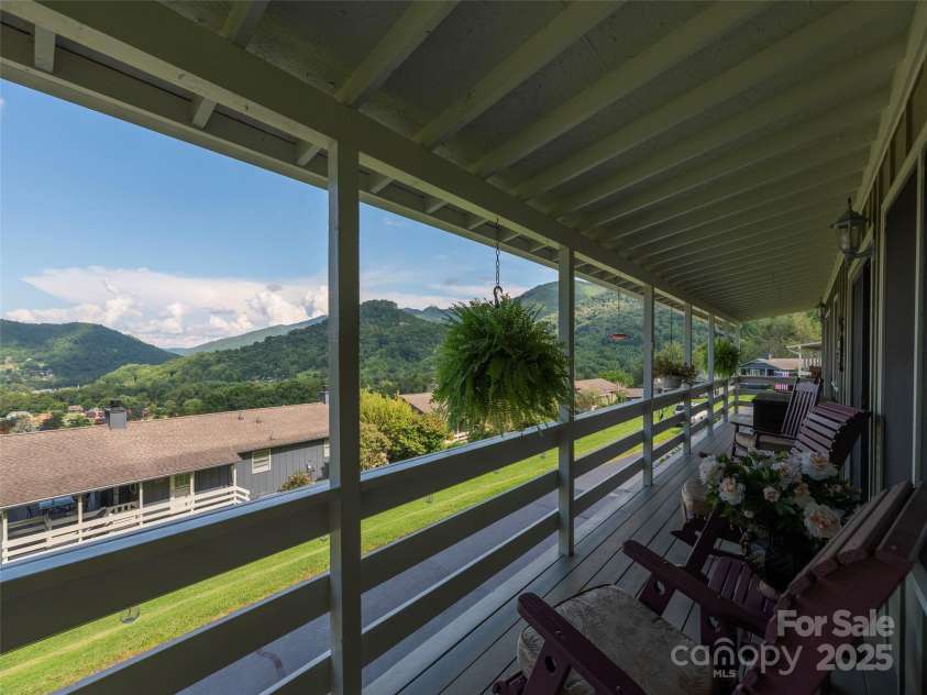 10 Onyx Lane, Maggie Valley, NC 28751.  MLS# CAR4208739, YatesRealty ID 6745. 