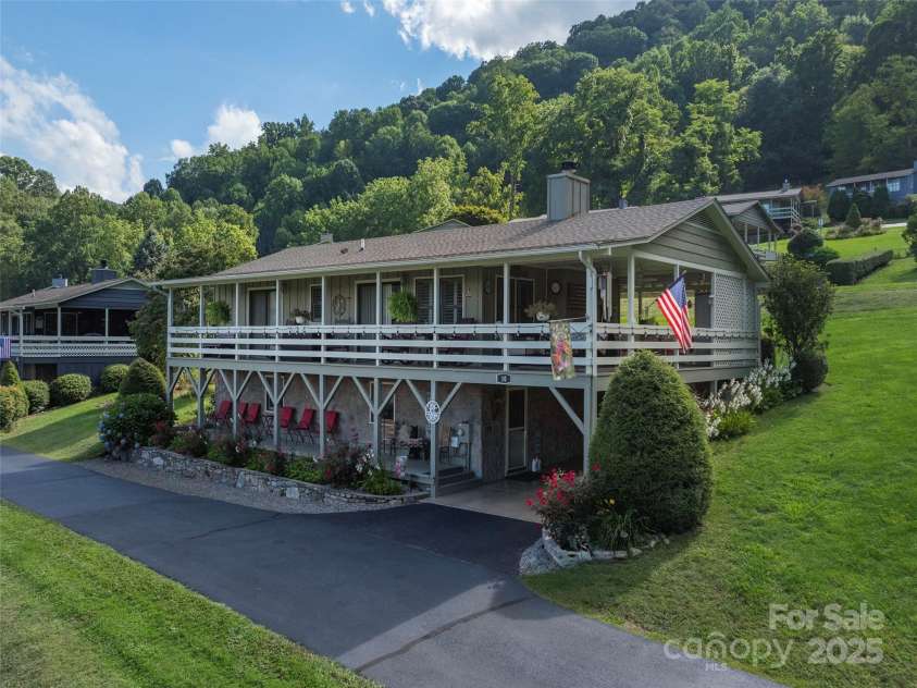 10 Onyx Lane, Maggie Valley, NC 28751.  MLS# CAR4208739, YatesRealty ID 6745. 