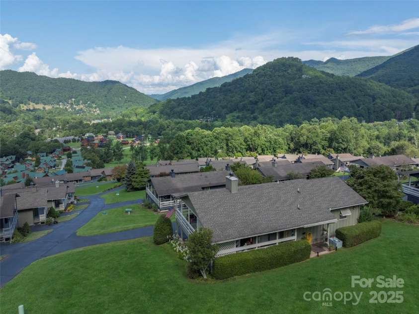 10 Onyx Lane, Maggie Valley, NC 28751.  MLS# CAR4208739, YatesRealty ID 6745. 