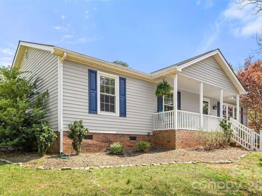 8919 Meadow Ridge Road, Fort Mill, SC 29707.  MLS# CAR4361809, YatesRealty ID 6745. 