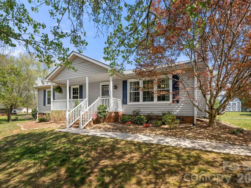 8919 Meadow Ridge Road, Fort Mill, SC 29707.  MLS# CAR4361809, YatesRealty ID 6745. 