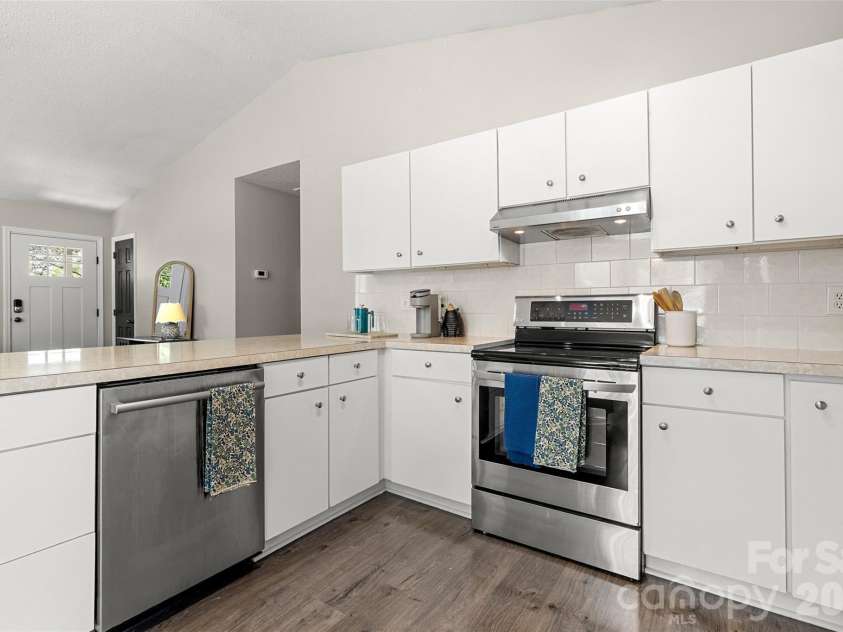 8919 Meadow Ridge Road, Fort Mill, SC 29707.  MLS# CAR4361809, YatesRealty ID 6745. 