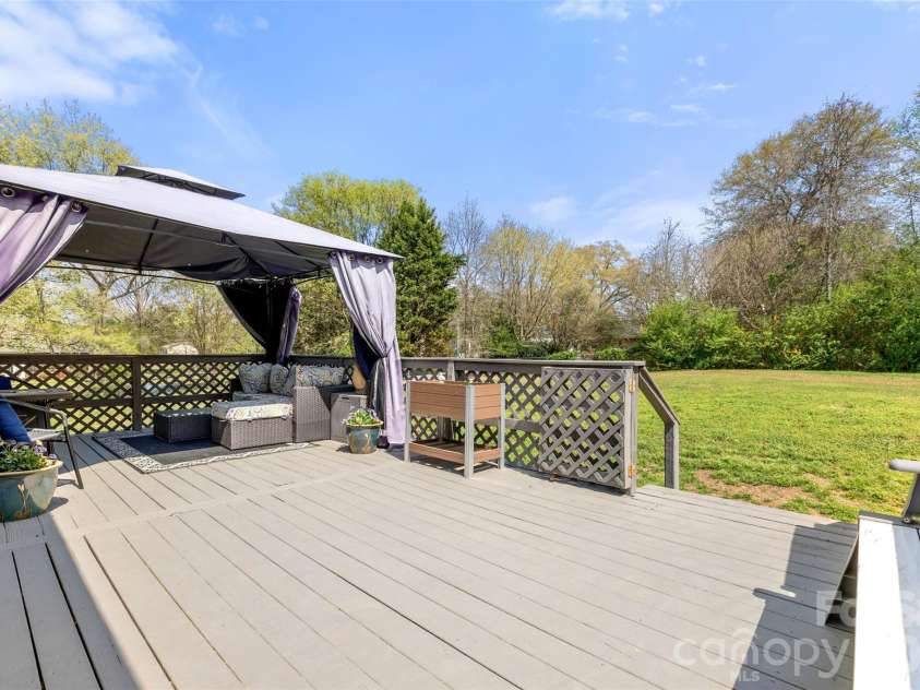 8919 Meadow Ridge Road, Fort Mill, SC 29707.  MLS# CAR4361809, YatesRealty ID 6745. 
