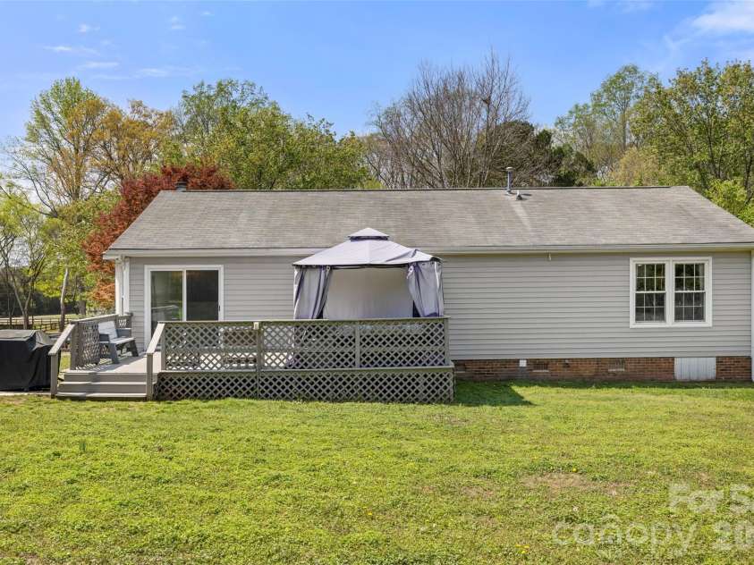 8919 Meadow Ridge Road, Fort Mill, SC 29707.  MLS# CAR4361809, YatesRealty ID 6745. 