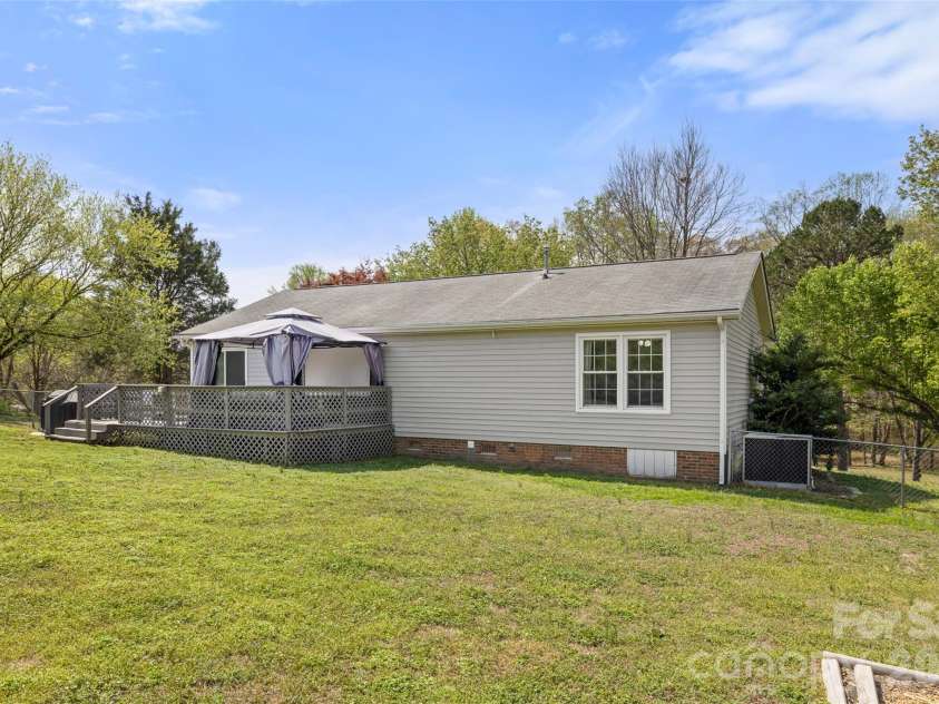 8919 Meadow Ridge Road, Fort Mill, SC 29707.  MLS# CAR4361809, YatesRealty ID 6745. 