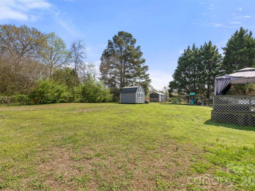8919 Meadow Ridge Road, Fort Mill, SC 29707.  MLS# CAR4361809, YatesRealty ID 6745. 