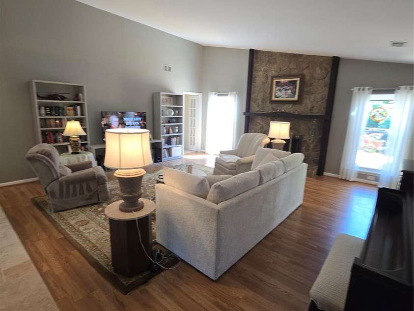 319 Vista Grande Circle, Charlotte, NC 28226.  MLS# CAR4233565, YatesRealty ID 6746. 