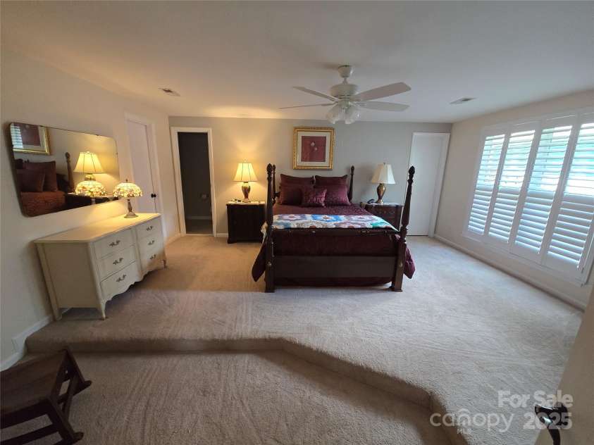 319 Vista Grande Circle, Charlotte, NC 28226.  MLS# CAR4233565, YatesRealty ID 6746. 