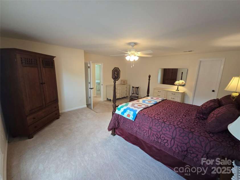 319 Vista Grande Circle, Charlotte, NC 28226.  MLS# CAR4233565, YatesRealty ID 6746. 
