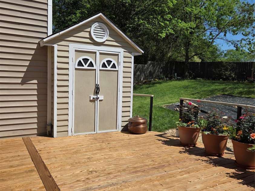 319 Vista Grande Circle, Charlotte, NC 28226.  MLS# CAR4233565, YatesRealty ID 6746. 