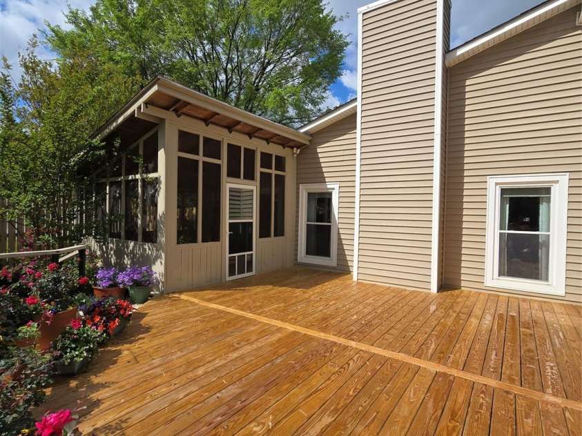 319 Vista Grande Circle, Charlotte, NC 28226.  MLS# CAR4233565, YatesRealty ID 6746. 