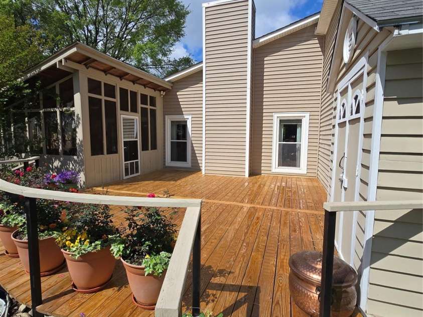 319 Vista Grande Circle, Charlotte, NC 28226.  MLS# CAR4233565, YatesRealty ID 6746. 
