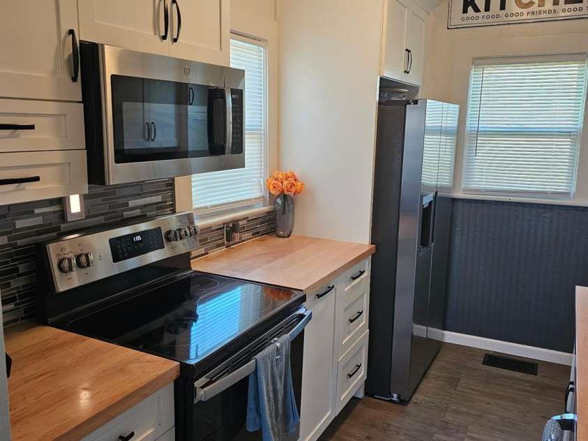 213 Colombo Street, Valdese, NC 28690.  MLS# CAR4355304, YatesRealty ID 6747. 