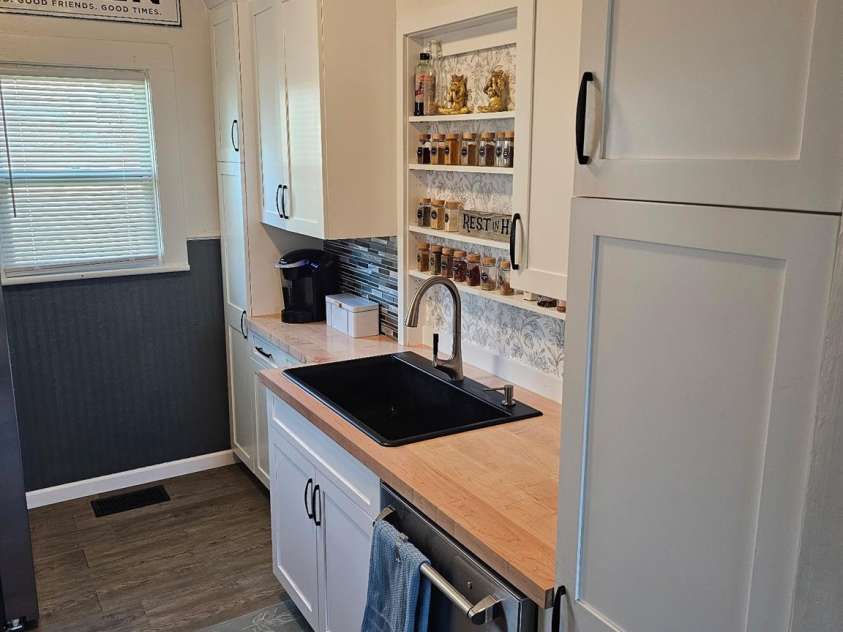 213 Colombo Street, Valdese, NC 28690.  MLS# CAR4355304, YatesRealty ID 6747. 