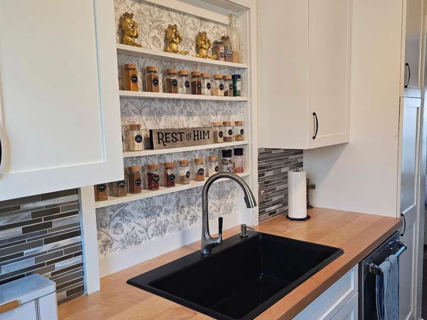 213 Colombo Street, Valdese, NC 28690.  MLS# CAR4355304, YatesRealty ID 6747. 