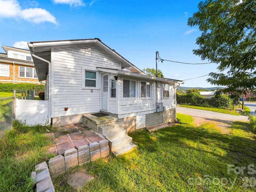 213 Colombo Street, Valdese, NC 28690.  MLS# CAR4416609, YatesRealty ID 6747. 