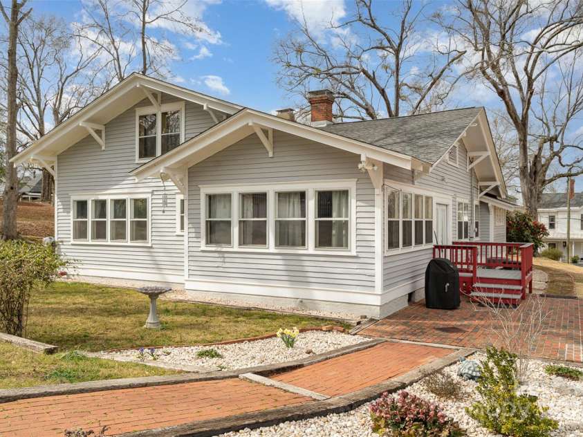 422 Lee Avenue, Wadesboro, NC 28170.  MLS# CAR4228505, YatesRealty ID 6747. 