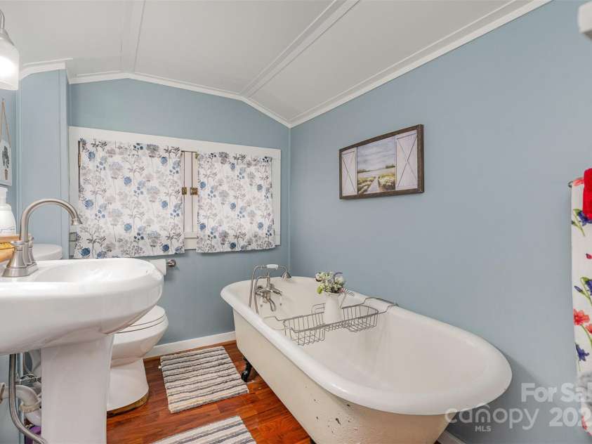 422 Lee Avenue, Wadesboro, NC 28170.  MLS# CAR4228505, YatesRealty ID 6747. 