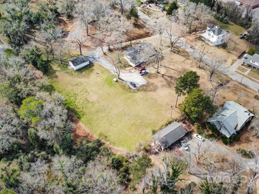 422 Lee Avenue, Wadesboro, NC 28170.  MLS# CAR4228505, YatesRealty ID 6747. 