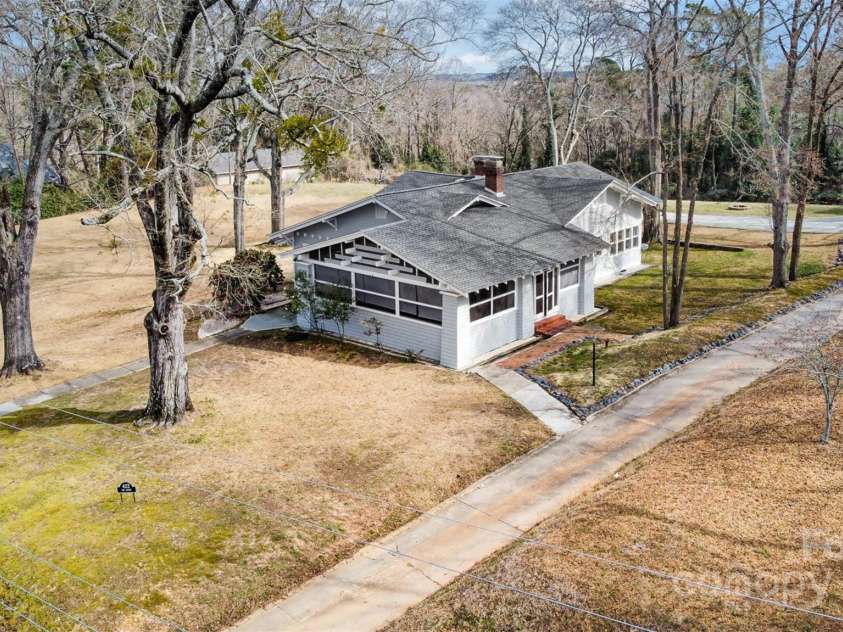 422 Lee Avenue, Wadesboro, NC 28170.  MLS# CAR4228505, YatesRealty ID 6747. 