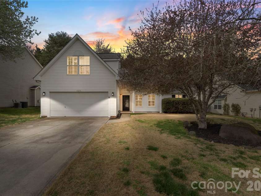 12028 Regent Ridge Lane, Charlotte, NC 28278.  MLS# CAR4341760, YatesRealty ID 6748. 