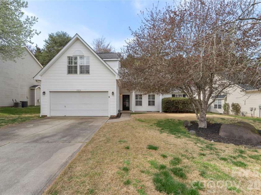 12028 Regent Ridge Lane, Charlotte, NC 28278.  MLS# CAR4341760, YatesRealty ID 6748. 