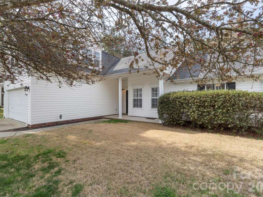 12028 Regent Ridge Lane, Charlotte, NC 28278.  MLS# CAR4341760, YatesRealty ID 6748. 