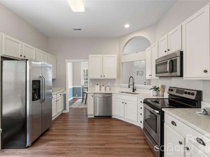 12028 Regent Ridge Lane, Charlotte, NC 28278.  MLS# CAR4341760, YatesRealty ID 6748. 