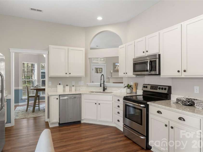 12028 Regent Ridge Lane, Charlotte, NC 28278.  MLS# CAR4341760, YatesRealty ID 6748. 