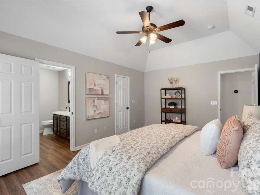 12028 Regent Ridge Lane, Charlotte, NC 28278.  MLS# CAR4341760, YatesRealty ID 6748. 