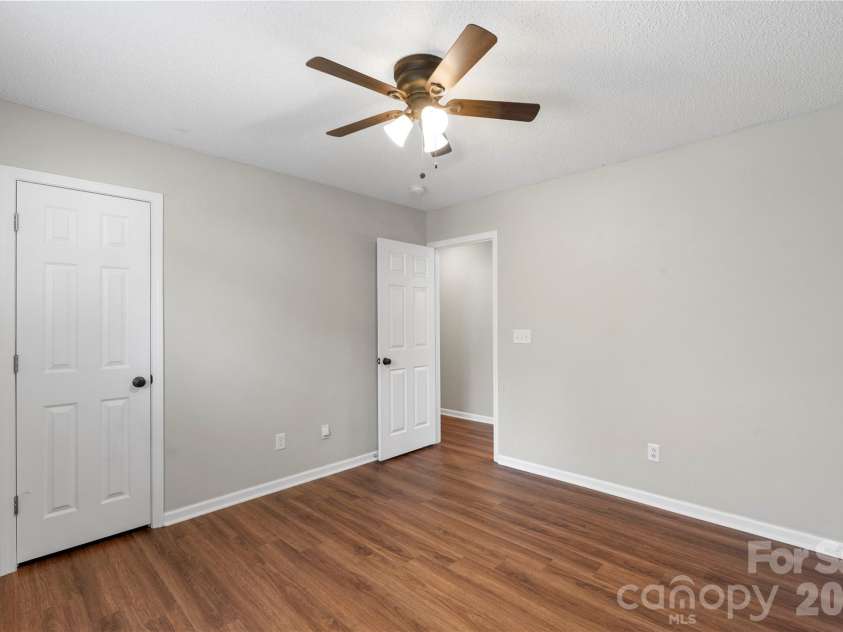 12028 Regent Ridge Lane, Charlotte, NC 28278.  MLS# CAR4341760, YatesRealty ID 6748. 