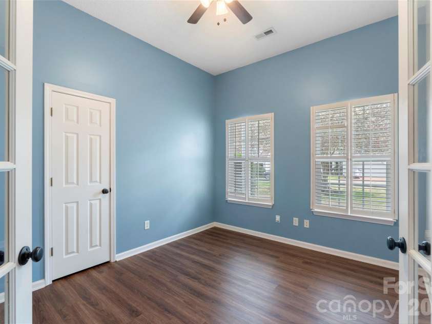 12028 Regent Ridge Lane, Charlotte, NC 28278.  MLS# CAR4341760, YatesRealty ID 6748. 