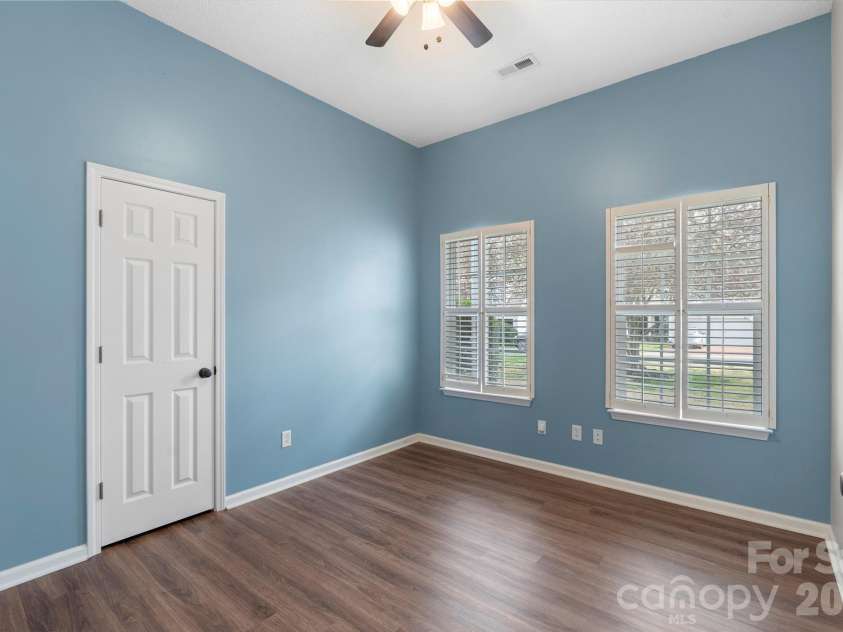 12028 Regent Ridge Lane, Charlotte, NC 28278.  MLS# CAR4341760, YatesRealty ID 6748. 