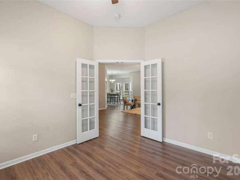 12028 Regent Ridge Lane, Charlotte, NC 28278.  MLS# CAR4341760, YatesRealty ID 6748. 
