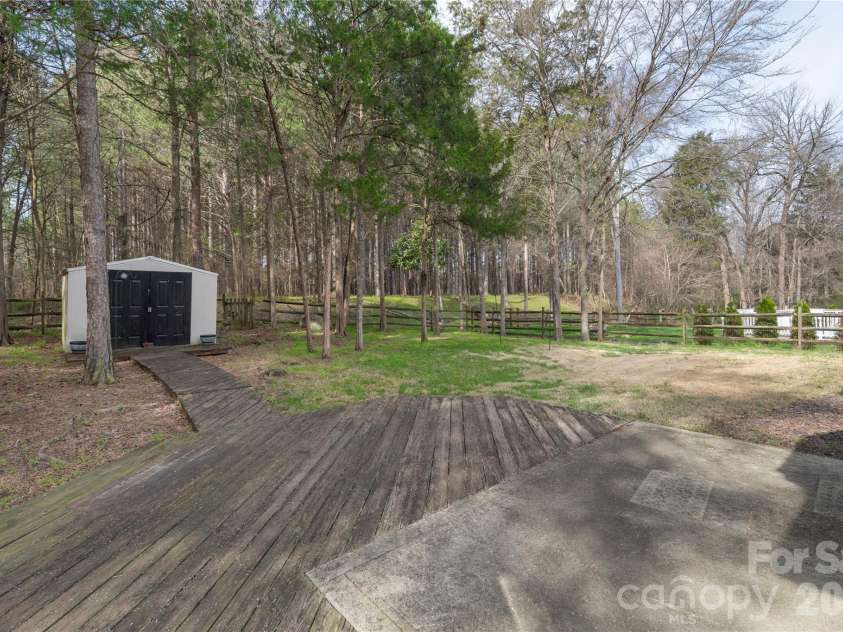 12028 Regent Ridge Lane, Charlotte, NC 28278.  MLS# CAR4341760, YatesRealty ID 6748. 