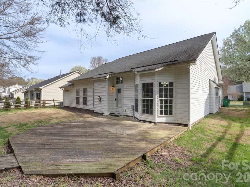 12028 Regent Ridge Lane, Charlotte, NC 28278.  MLS# CAR4341760, YatesRealty ID 6748. 