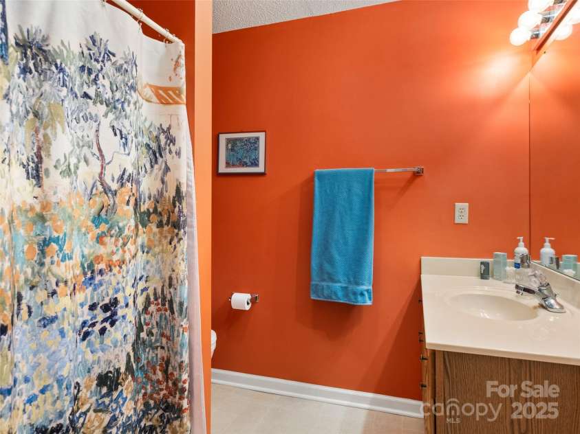 1206 Deermouse Way, Hendersonville, NC 28792.  MLS# CAR4221360, YatesRealty ID 6748. 