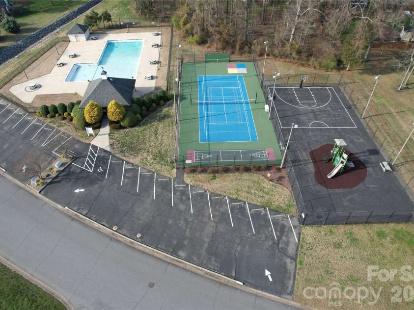 4333 Glen Eagles Lane, Concord, NC 28027.  MLS# CAR4347489, YatesRealty ID 6749. Amenities