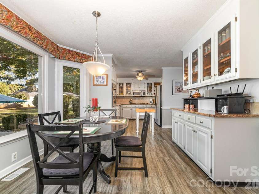 4333 Glen Eagles Lane, Concord, NC 28027.  MLS# CAR4347489, YatesRealty ID 6749. Breakfast Nook