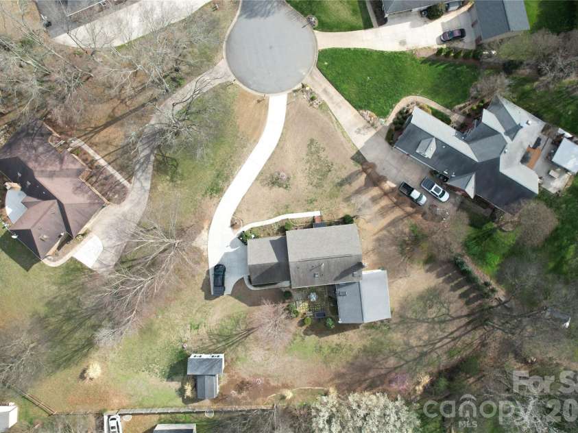 4333 Glen Eagles Lane, Concord, NC 28027.  MLS# CAR4347489, YatesRealty ID 6749. Overlooking Home