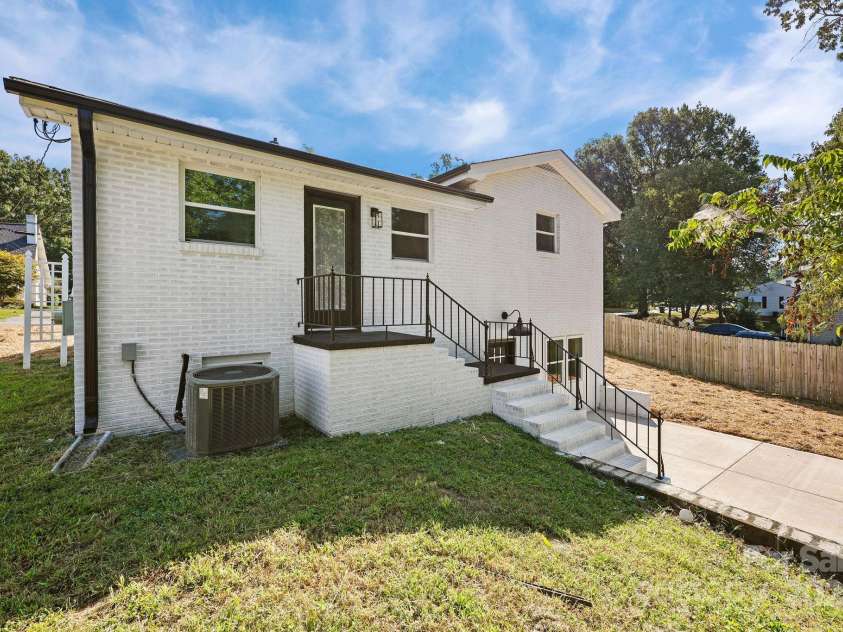 321 14th Street, Salisbury, NC 28144.  MLS# CAR4300897, YatesRealty ID 675. 