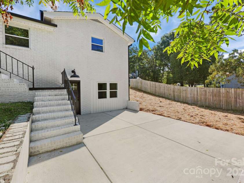 321 14th Street, Salisbury, NC 28144.  MLS# CAR4300897, YatesRealty ID 675. 