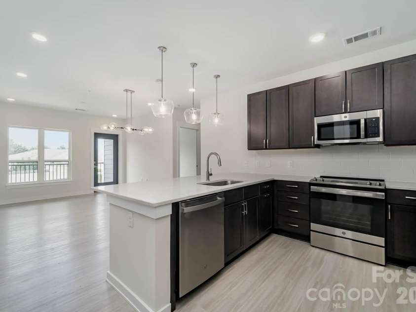 3630 Davidson Street, Charlotte, NC 28205.  MLS# CAR4340605, YatesRealty ID 675. 