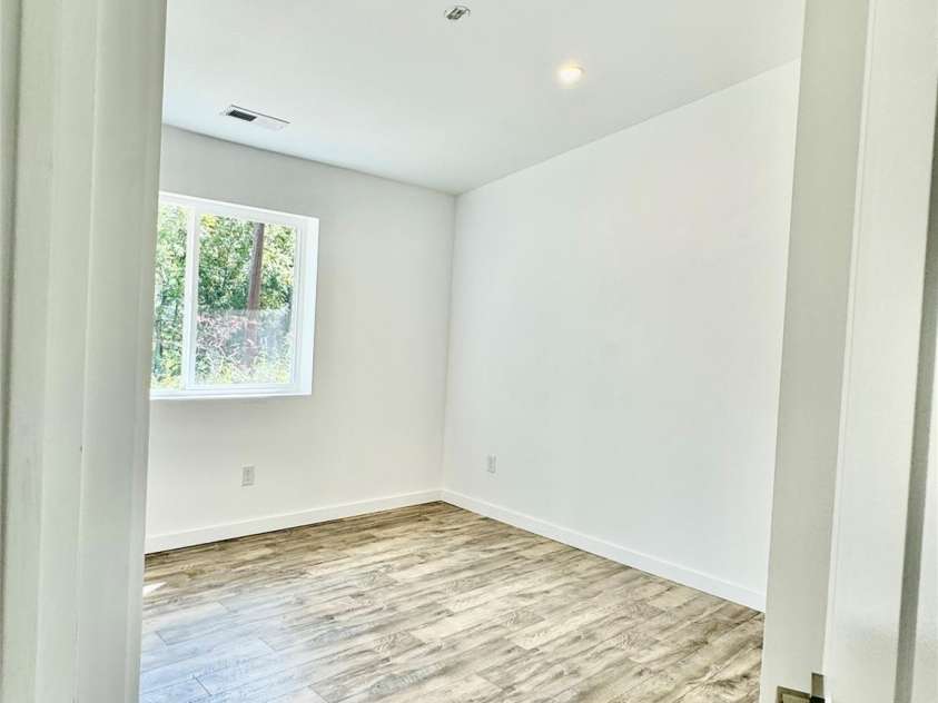 900 Linney Lane, Shelby, NC 28152.  MLS# CAR4276627, YatesRealty ID 675. BEDROOM 2