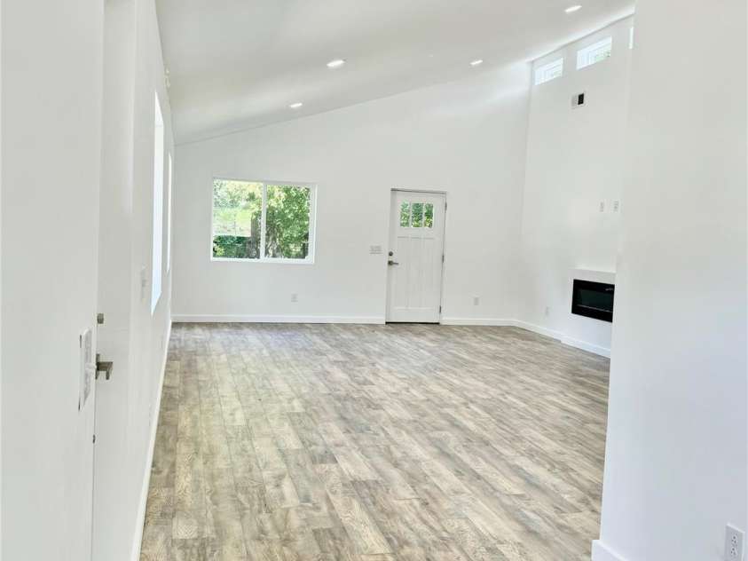 900 Linney Lane, Shelby, NC 28152.  MLS# CAR4276627, YatesRealty ID 675. OPEN LIVING AREA