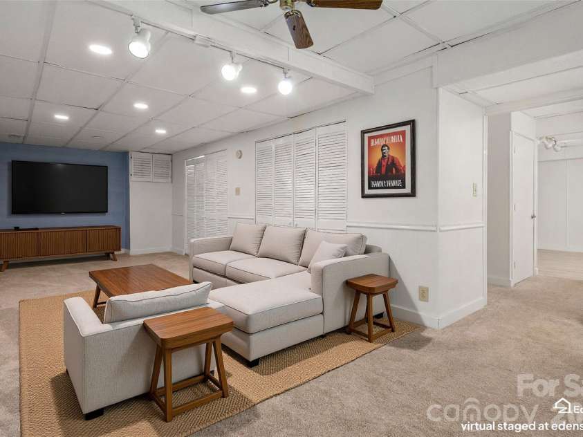 909 Woodland Forest Drive, Waxhaw, NC 28173.  MLS# CAR4402336, YatesRealty ID 6750. 