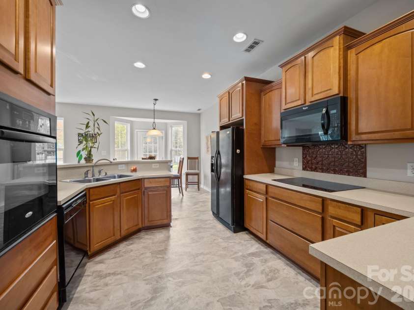 124 Wedge View Way, Statesville, NC 28677.  MLS# CAR4360045, YatesRealty ID 6751. 