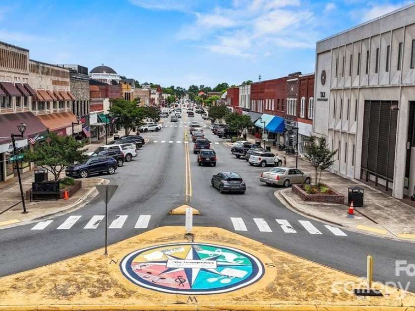 714 Olde England Drive, Lincolnton, NC 28092.  MLS# CAR4240569, YatesRealty ID 6753. 