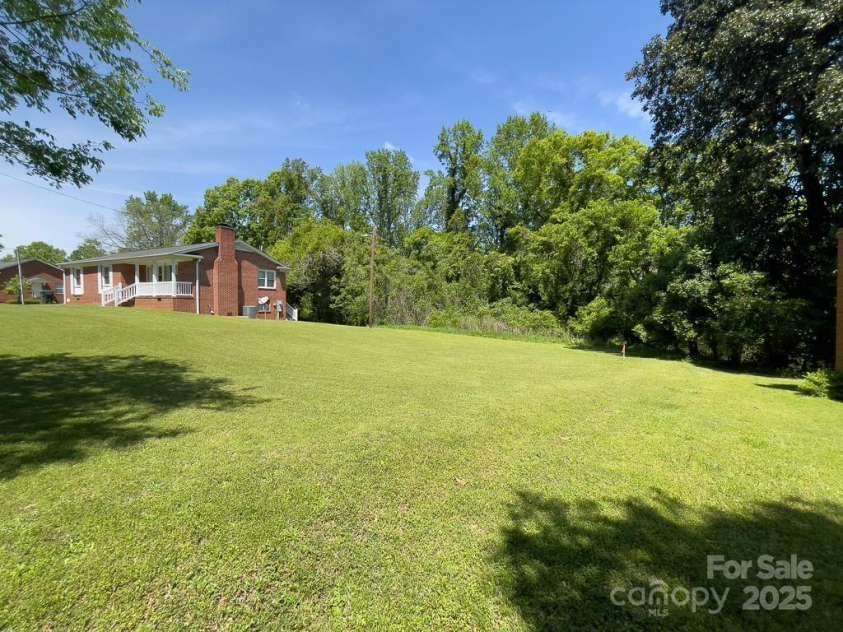 108 Jefferson Street, York, SC 29745.  MLS# CAR4227256, YatesRealty ID 6754. 