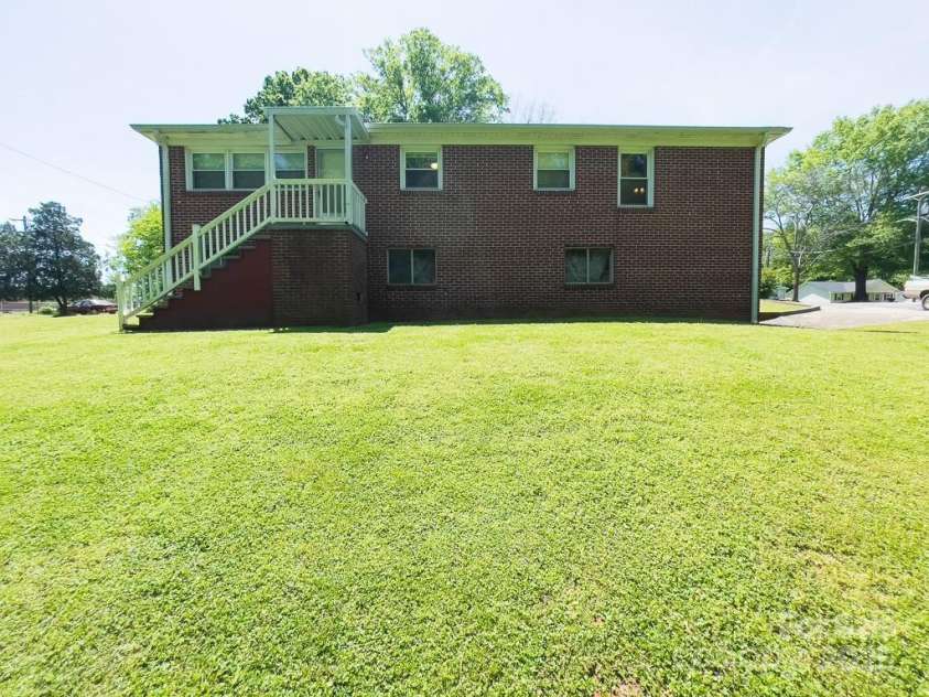 108 Jefferson Street, York, SC 29745.  MLS# CAR4227256, YatesRealty ID 6754. 